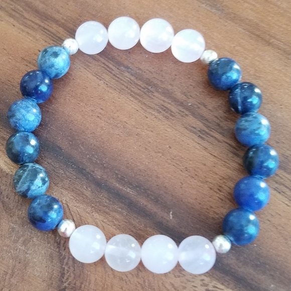 SOLD Blue Sodalite & Rose Quartz Bead Bracelet - Picture 5 of 11